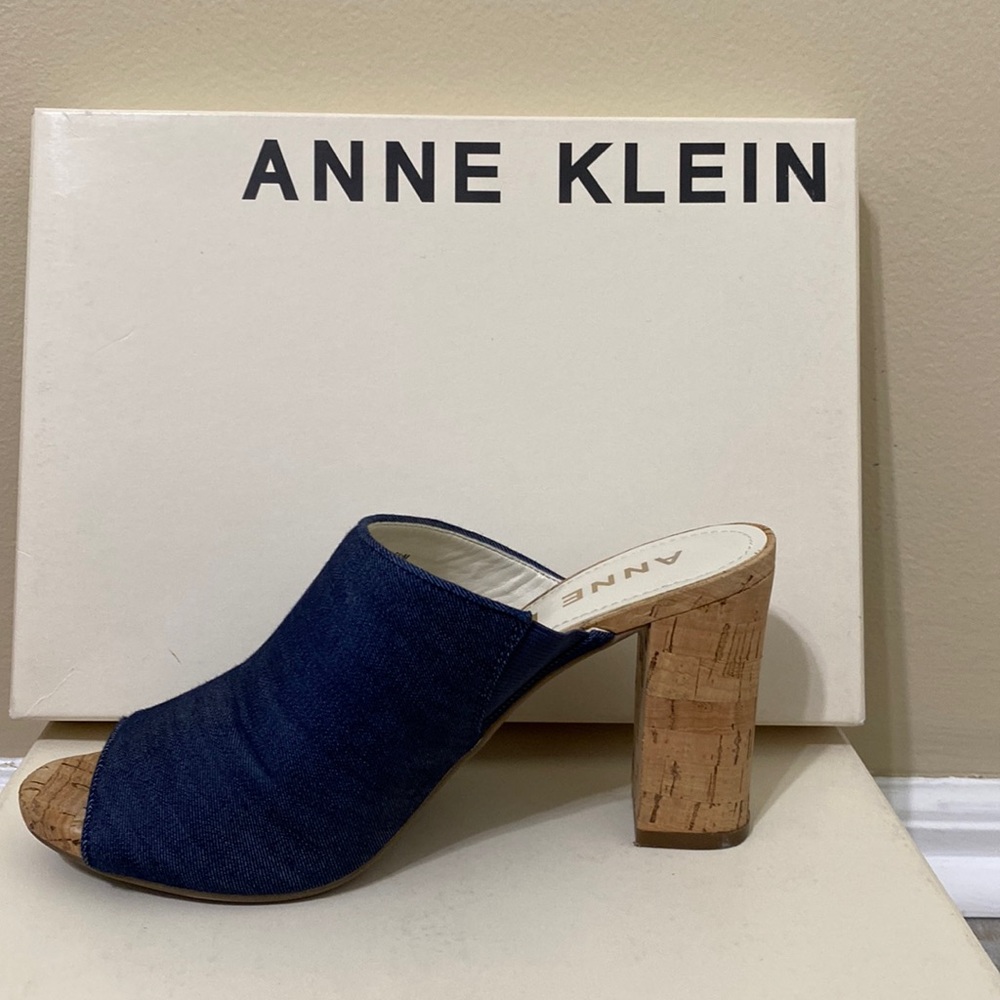 Women’s shoes